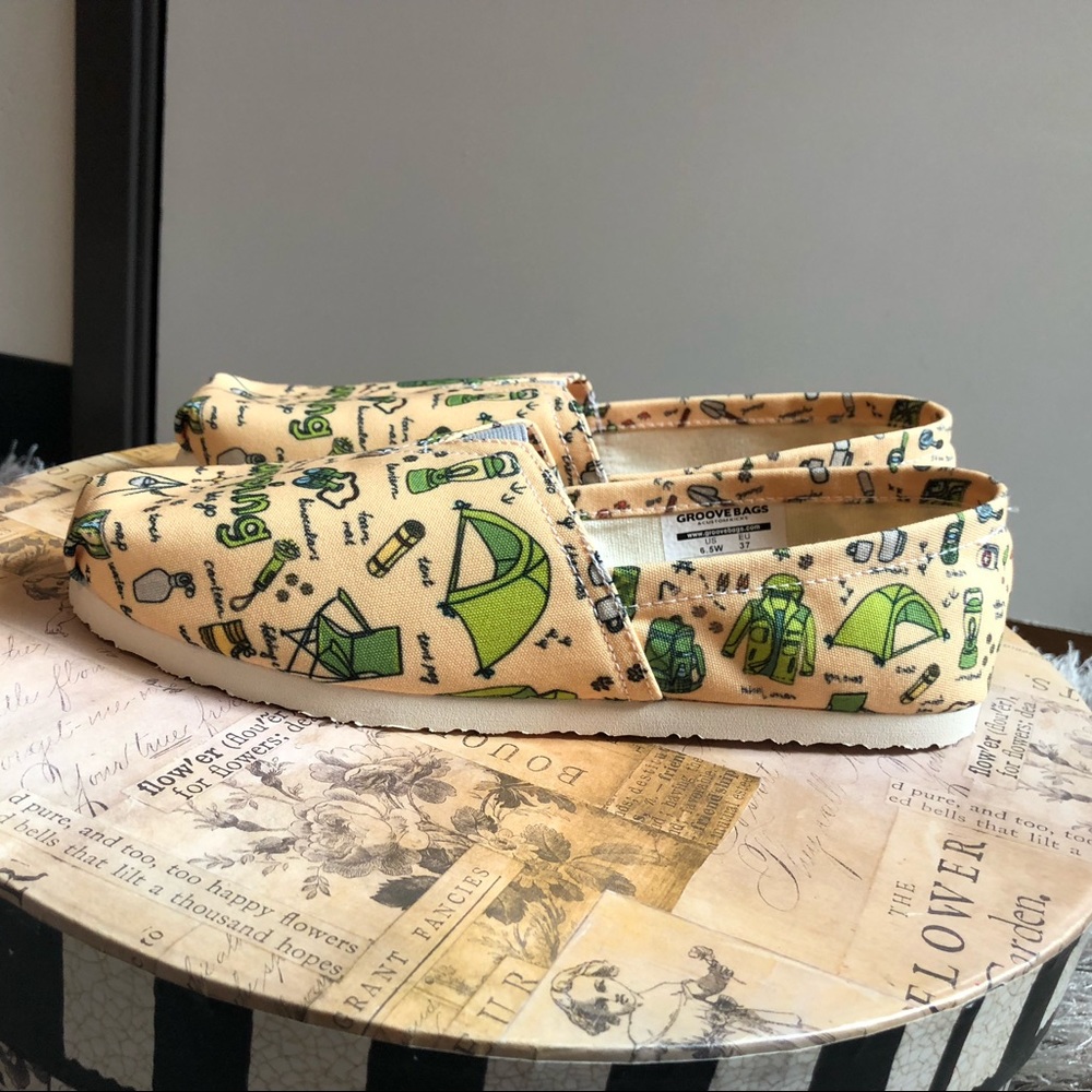 Groove Bag Flats
